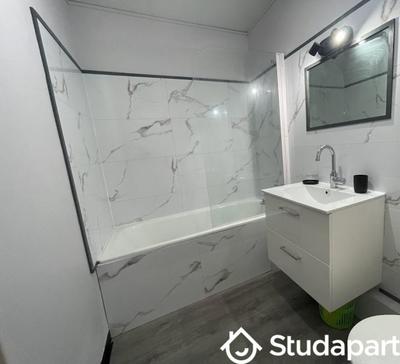 Chambre - 9 m² - 1 pièce