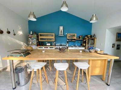 Maison - 209 m² - 6 pièces