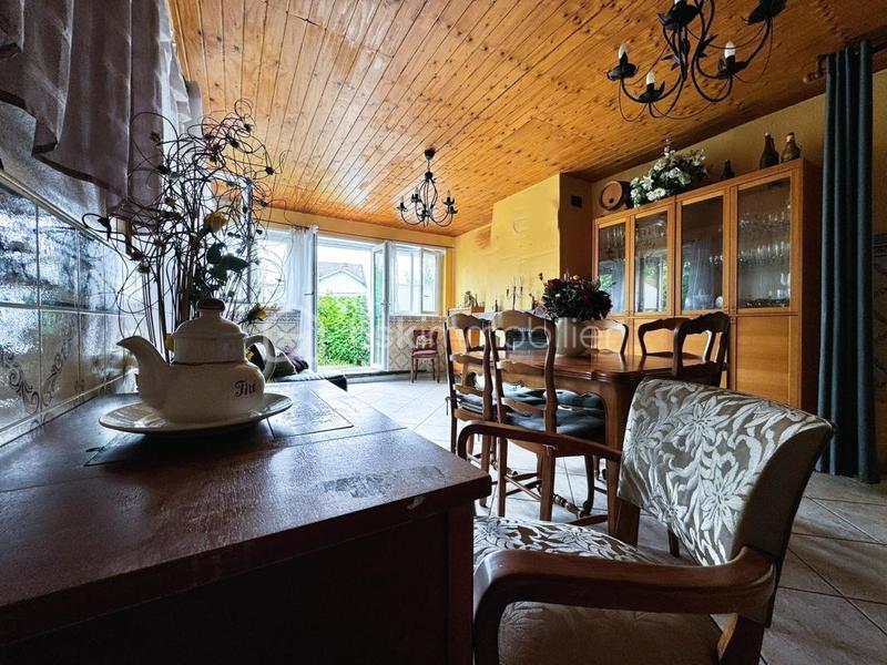 Maison traditionnelle - 166 m² - 9 pièces