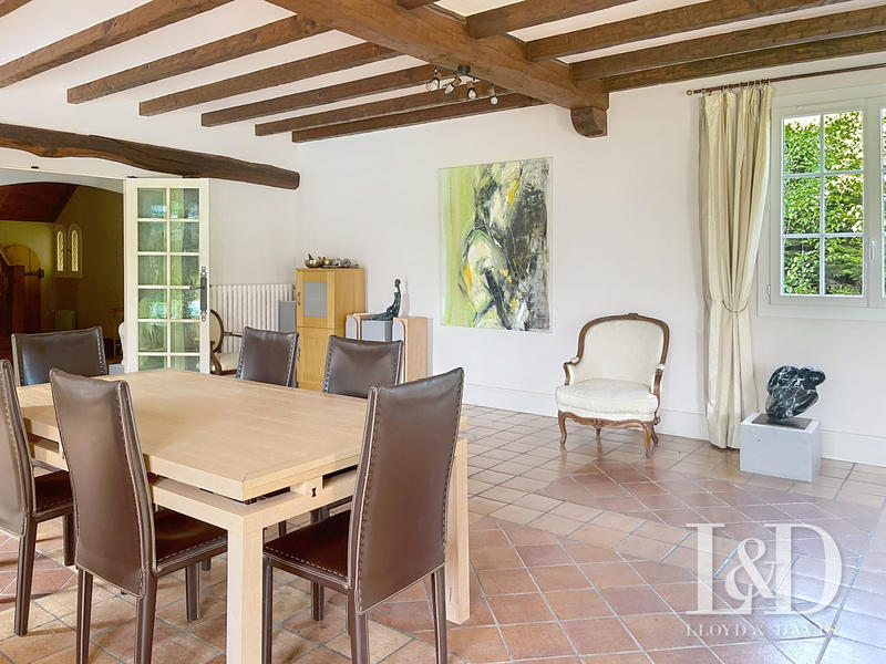 Maison - 278 m² - 9 pièces
