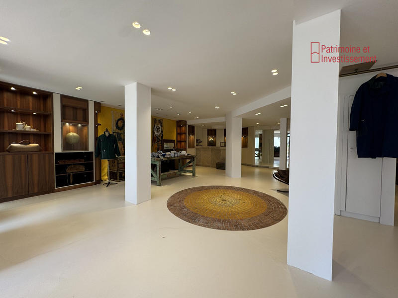 Fonds de commerce - Local commercial - 117 m²