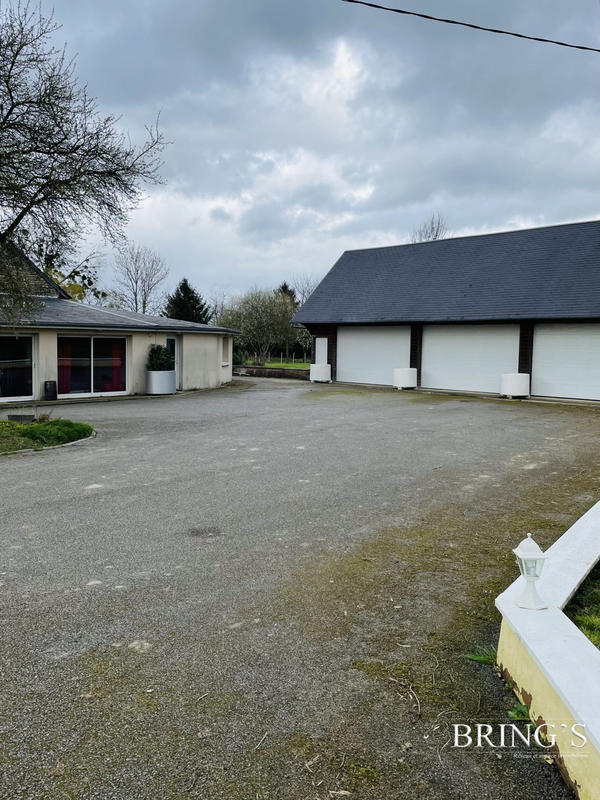 Maison - 340 m² - 6 pièces