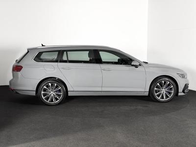 Volkswagen Passat Sw Gte 218ch Dsg Ja18 Matrix Digital Cockpit Sieges Chauf Camera Carplay Regul Acc