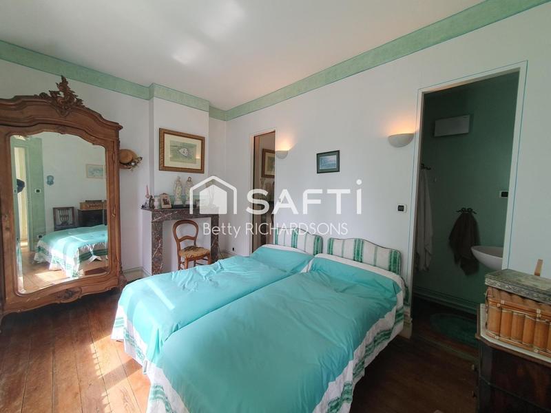 Maison de maîtres - 232 m² - 11 pièces