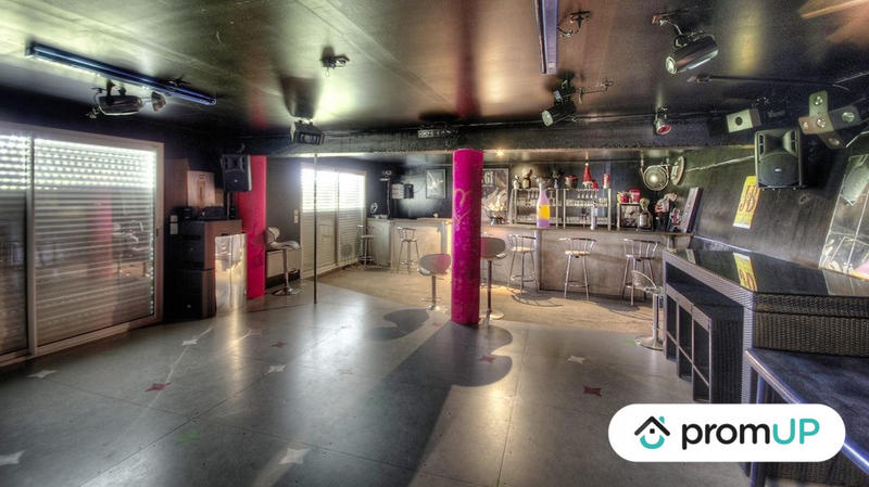 Maison contemporaine - 1 280 m² - 20 pièces