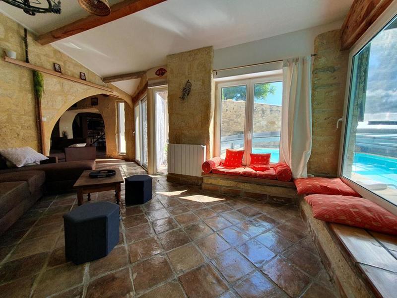 Maison - 250 m² - 10 pièces