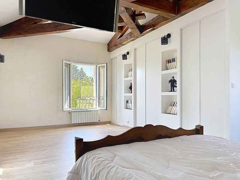 Maison - 300 m² - 7 pièces