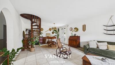 Maison - 138 m² - 6 pièces