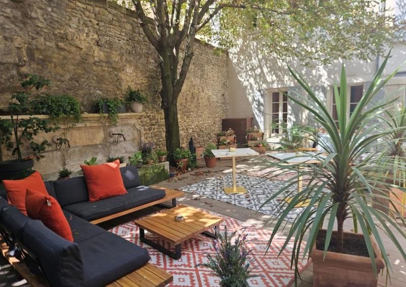 Maison - 1 158 m² - 19 pièces