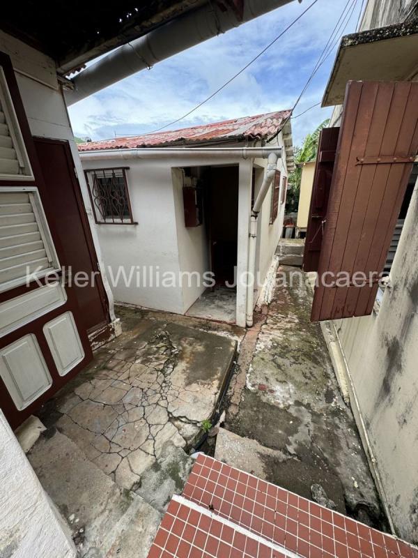 Maison - 139 m² - 9 pièces