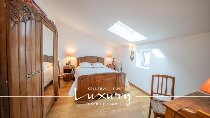 Maison - 200 m² - 9 pièces