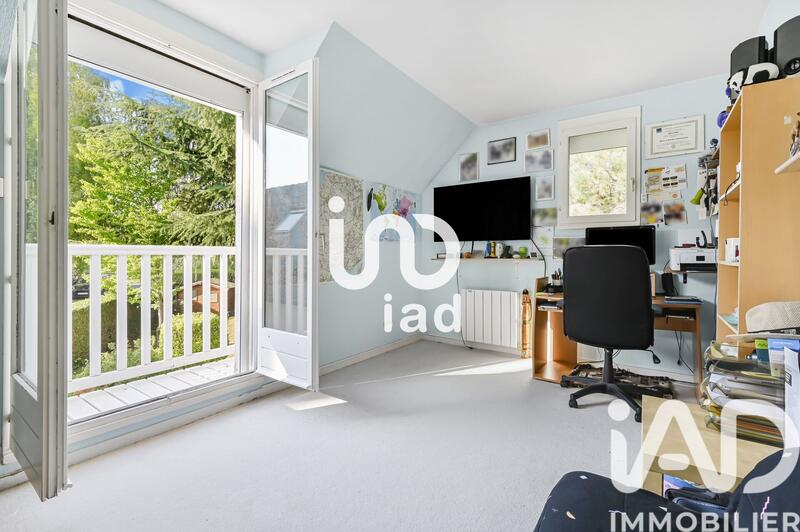 Maison - 230 m² - 8 pièces