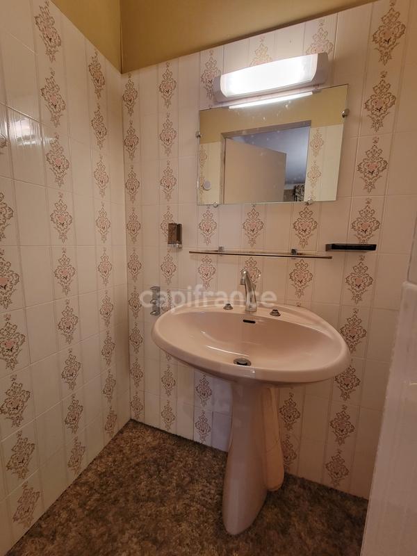 Maison - 182 m² - 8 pièces