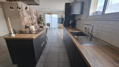 Maison - 94 m² - 5 pièces