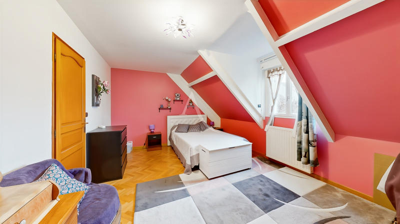 Maison - 160 m² - 7 pièces