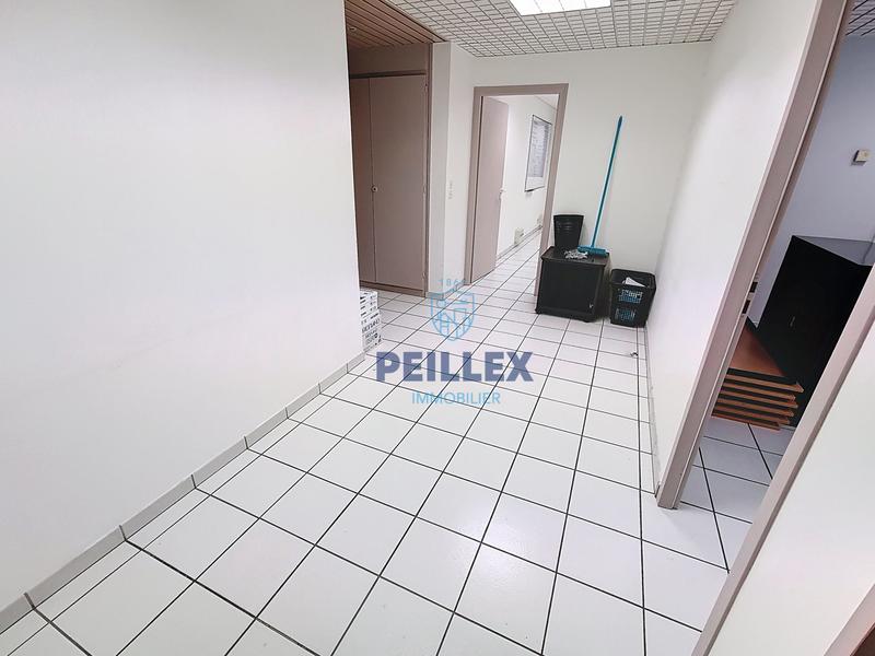 Bureau - 137 m² - 4 pièces