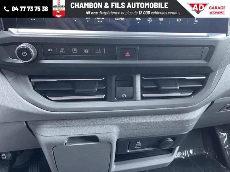 Volkswagen Transporter Procab L1h1 2.0 Tdi 170 Bva8 Business prix: 43325 ht