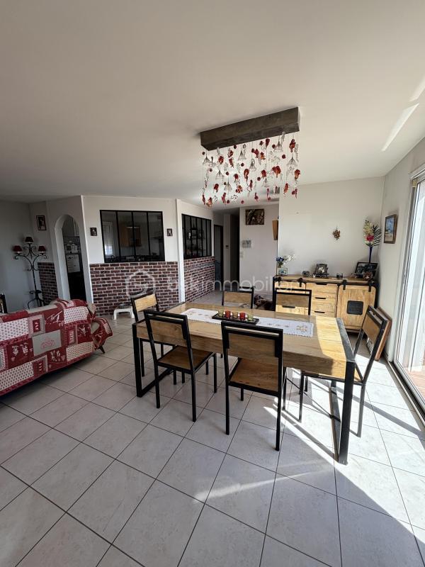 Maison - 220 m² - 5 pièces