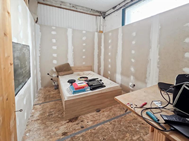 Maison - 200 m² - 1 pièce