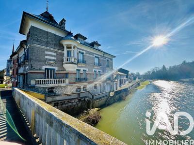 Château - 330 m² - 8 pièces