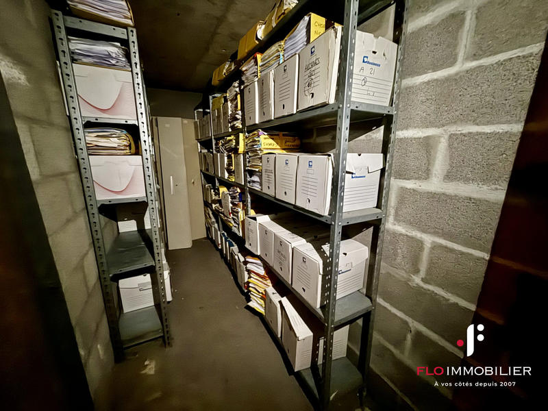 Bureau - 90 m² - 6 pièces