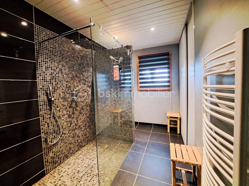 Maison - 168 m² - 8 pièces