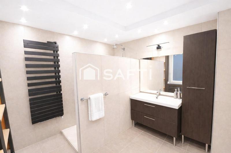 Maison - 195 m² - 7 pièces