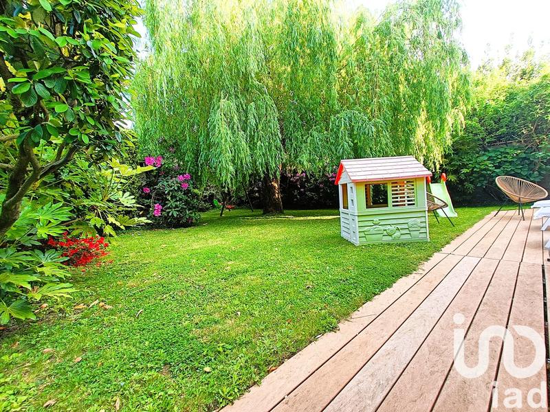 Maison - 210 m² - 6 pièces