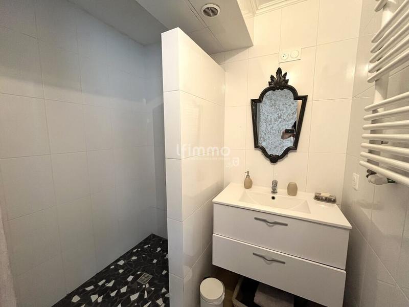 Maison - 252 m² - 10 pièces