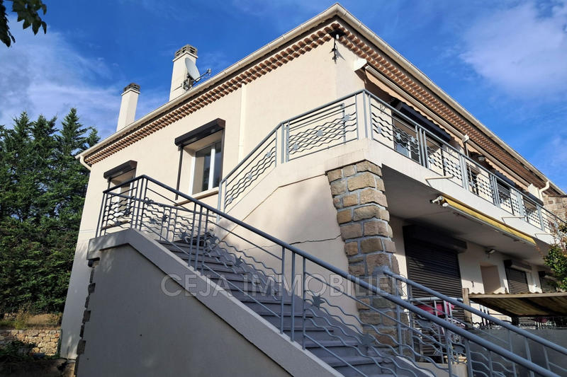 Appartement - 102 m² - 4 pièces