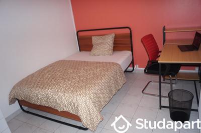 Chambre - 12 m² - 1 pièce