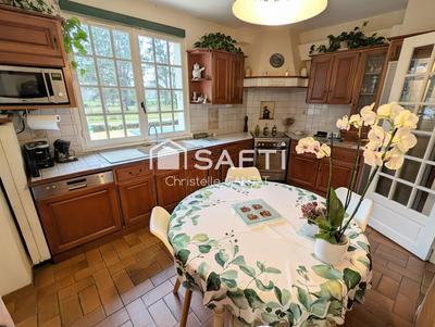 Maison - 263 m² - 7 pièces