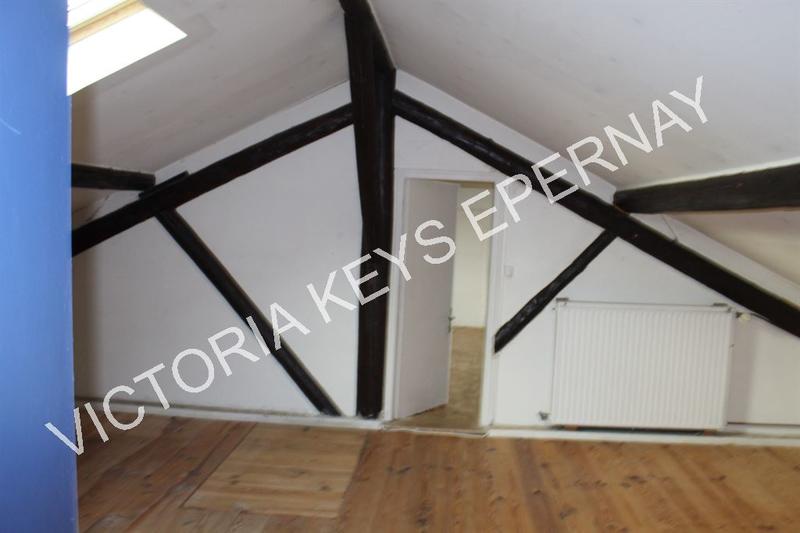 Maison - 330 m² - 13 pièces