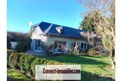 Maison - 248 m² - 8 pièces