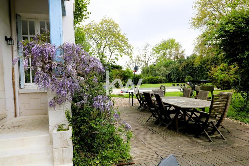 Maison - 283 m² - 9 pièces