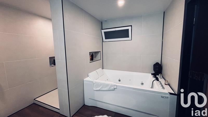 Maison - 121 m² - 7 pièces