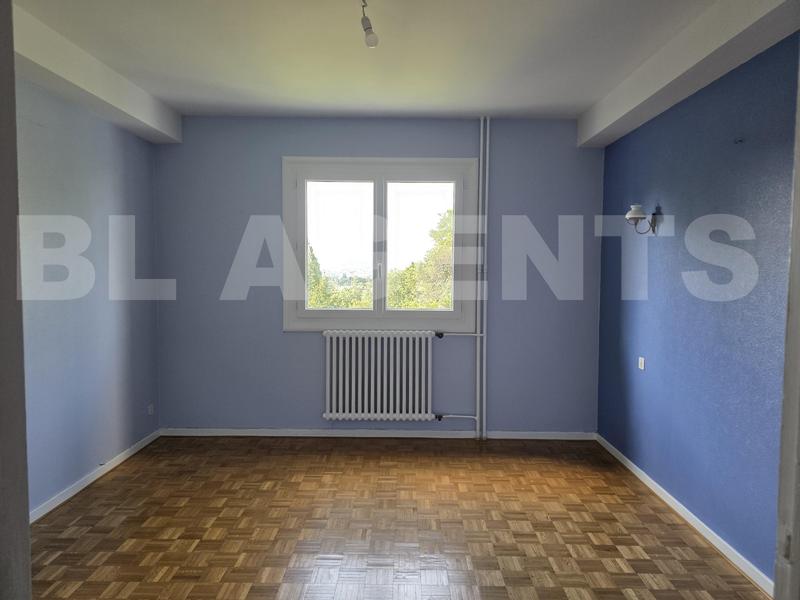 Appartement - 96 m² - 5 pièces