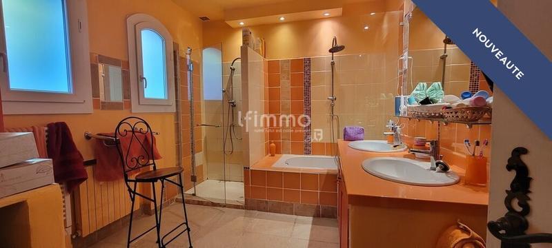 Propriété - 220 m² - 7 pièces