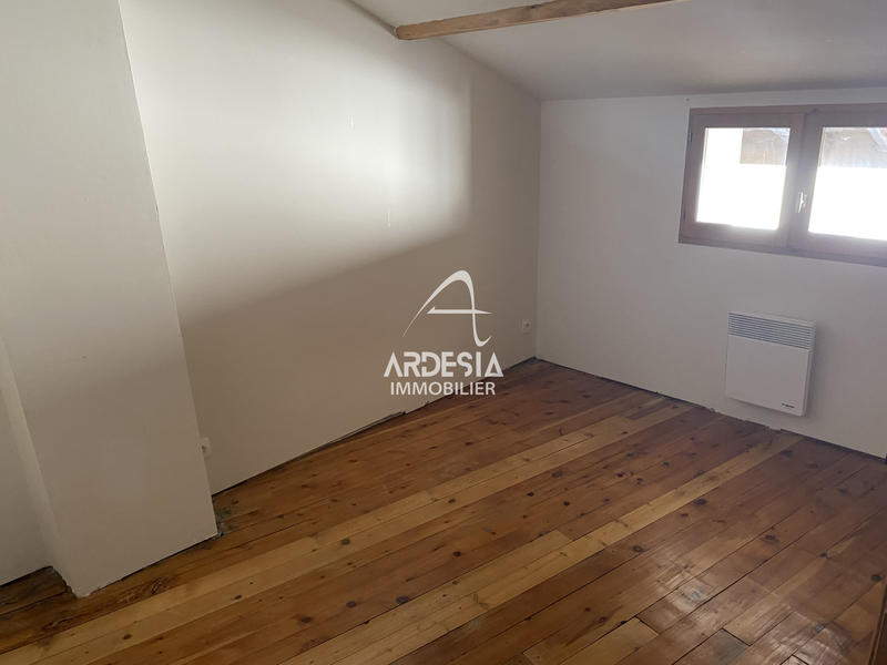 Maison - 180 m² - 9 pièces