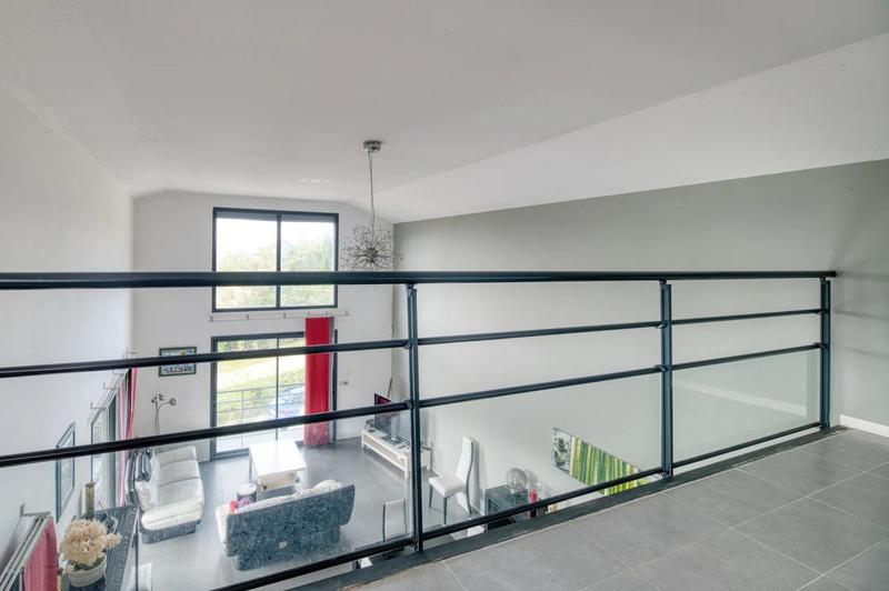 Villa - 245 m² - 9 pièces