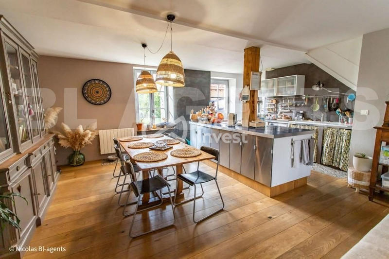 Maison - 186 m² - 7 pièces