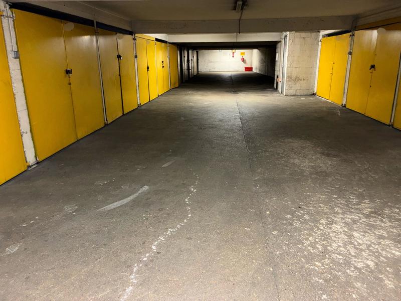 Parking / Garage - 12 m²