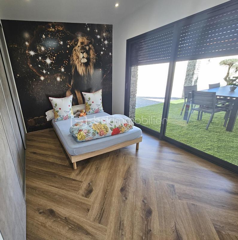 Maison - 255 m² - 6 pièces