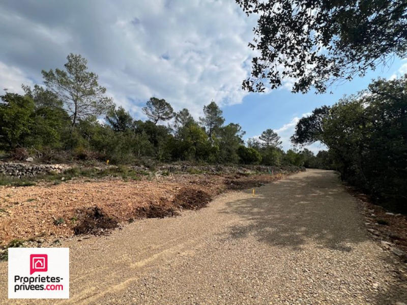 Terrain constructible - 1 330 m²