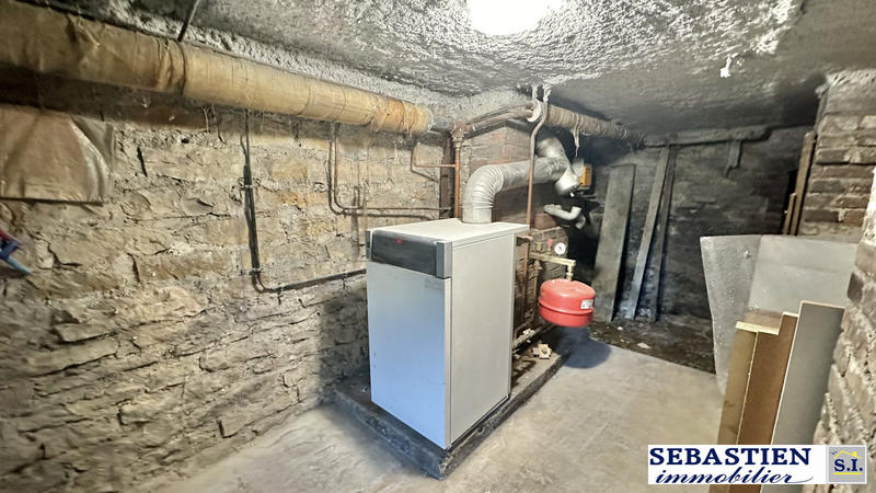 Maison - 122 m² - 8 pièces