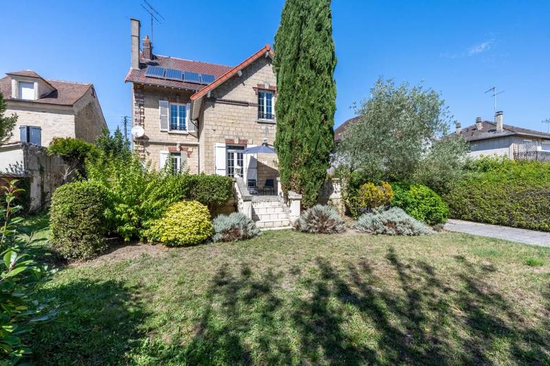 Maison - 250 m² - 7 pièces