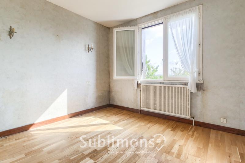 Maison traditionnelle - 88 m² - 4 pièces