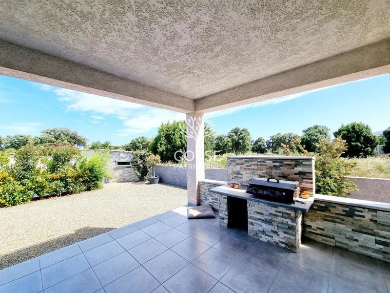 Villa - 215 m² - 9 pièces