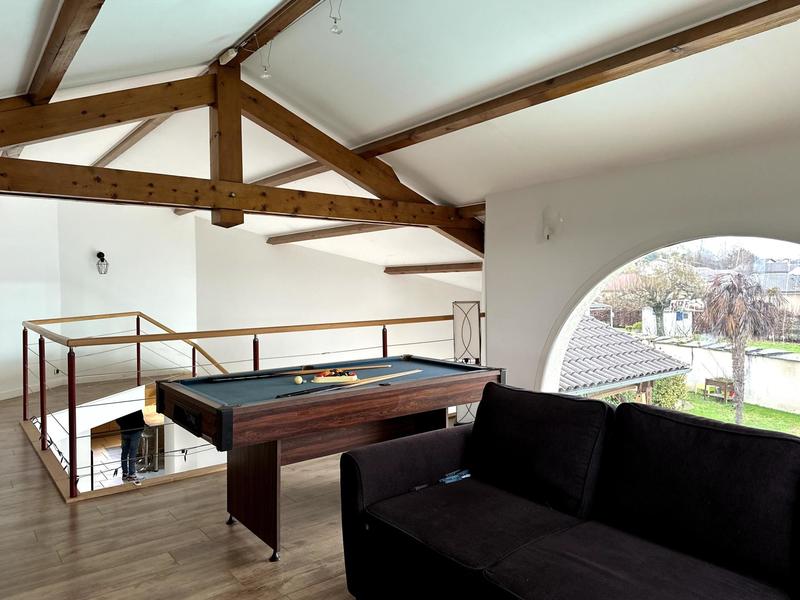 Maison - 185 m² - 6 pièces