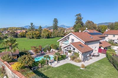 Maison - 246 m² - 10 pièces